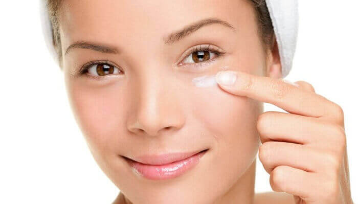 Нанесення крему Нанесення крему