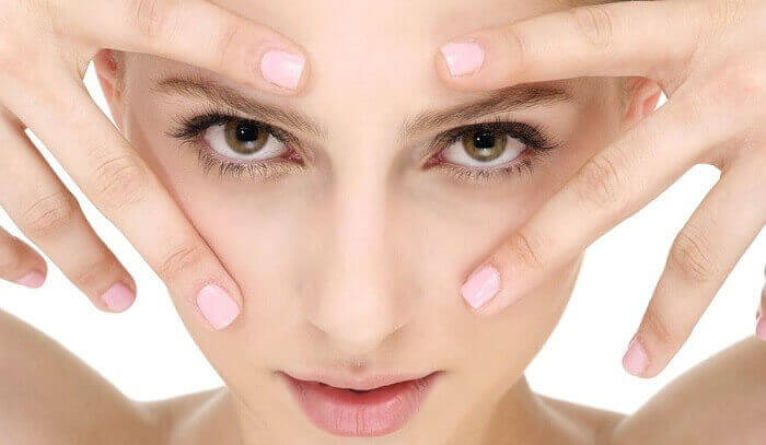 Позбавляємося від зморшок навколо очей