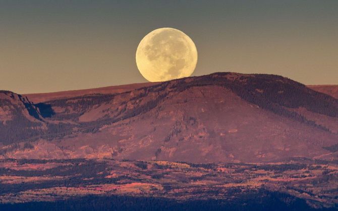 Повний місяць у серпні 2021 - Місяць у Водолії два рази поспіль