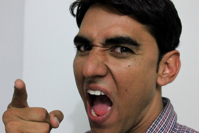 Як правильно спілкуватися з токсичним людиною