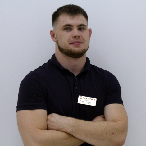 Чому при протезуванні зубів краще вибирати цирконієві коронки: пояснює стоматолог Михайло Тимко