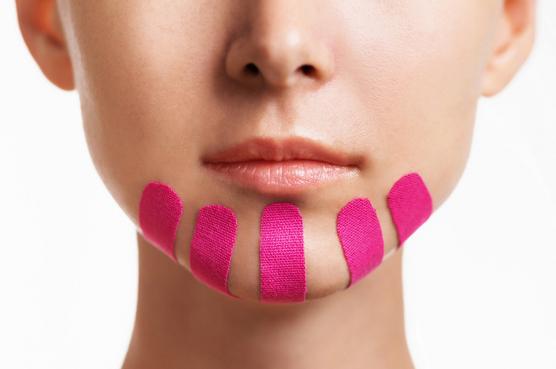 Как убрать второй подбородок тейпами