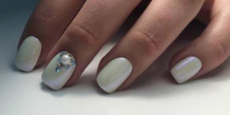 Перловий манікюр — ідеї дизайну з фото