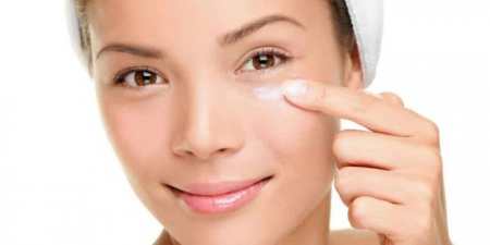 Арганова олія для шкіри навколо очей — огляд косметичних засобів з описом