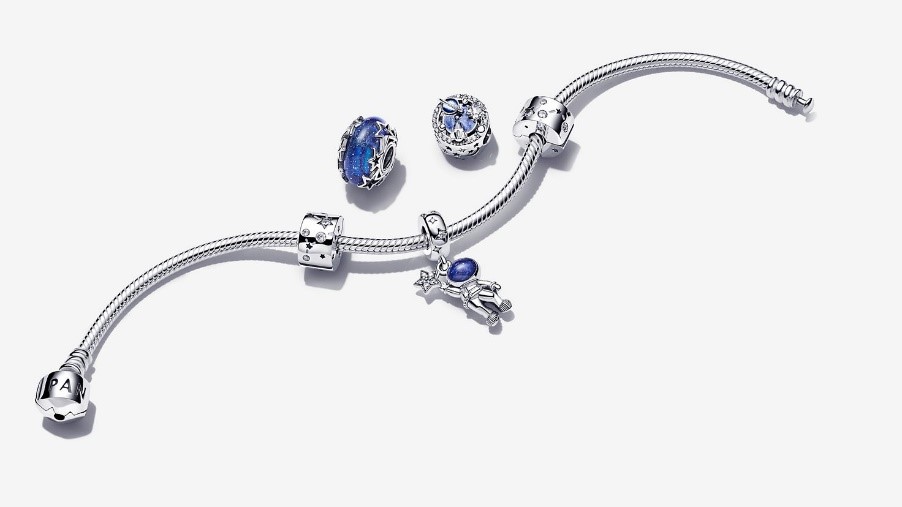 Новорічні прикраси від Пандора