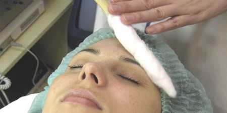 Кріомасаж обличчя — як проходить процедура в косметології: як робити в домашніх умовах та протипоказання