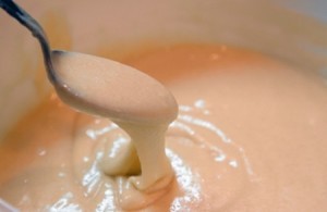 Шарлотка на йогурті з яблуками