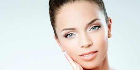 Крем для комбінованої шкіри — огляд поживних, зволожуючих, антивікових і гіпоалергенних засобів