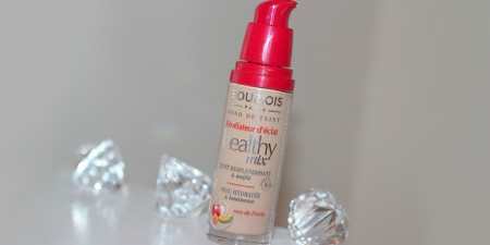 Тональний зволожуючий крем для сухої шкіри обличчя: особливості і кращі засоби