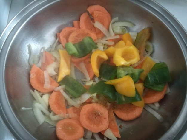 Минтай — 3 рецепта приготування салатів з риби