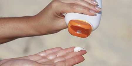 Лосьйон для тіла — спосіб застосування, огляд кращих засобів для сухої, жирної і нормальної шкіри