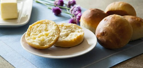 Смачні булочки з дріжджового тіста — 4 найкращих рецепта