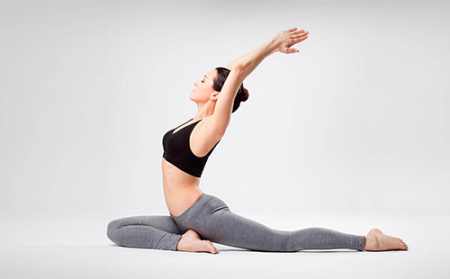 Пілатес: що це таке, комплекси вправ для початківців, заняття для схуднення в домашніх умовах, протипоказання, ефективність і відгуки