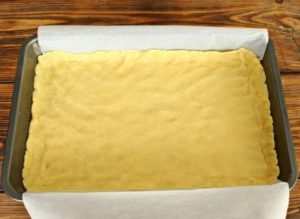 Пісочний пиріг з повидлом: простий десерт в домашніх умовах