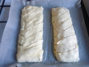 Пиріг з листкового тіста з фаршем – покроковий спосіб приготування