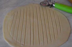 Пиріг з листкового тіста з куркою: зрозумілий рецепт, корисні поради