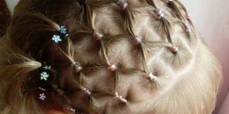 Зачіски в школу самій собі — як зробити красиві і модні за покроковими інструкціями з відео