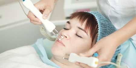 Міостимуляція обличчя — апарати для проведення в домашніх умовах, користь і шкода, відгуки, фото до і після