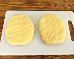 Пісочний пиріг з повидлом: простий десерт в домашніх умовах