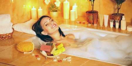 Олія для ванни — як використовувати: особливості і ефект лікувальних процедур