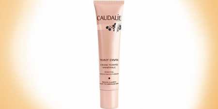 Тональний зволожуючий крем для сухої шкіри обличчя: особливості і кращі засоби