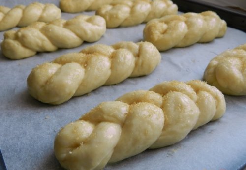 Смачні булочки з дріжджового тіста — 4 найкращих рецепта