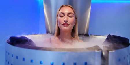 Кріомасаж обличчя — як проходить процедура в косметології: як робити в домашніх умовах та протипоказання