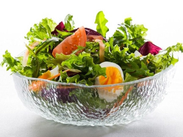 Салат з листя салату: правильні рецепти з фото