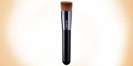 Пензлик для тонального крему — огляд виробів від кращих брендів з описом, характеристиками та фото