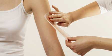 Шугарінг в домашніх умовах — як самостійно провести для обличчя, пахв, рук, ніг і зони бікіні