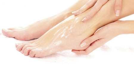Крем з сечовиною для ніг — найбільш ефективні аптечні засоби для лікування тріщин і натоптишів