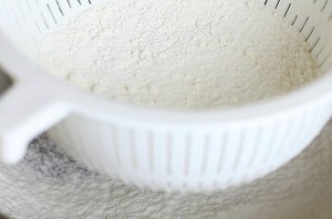 Пиріг з грушами і сиром: швидка, смачна випічка в мультиварці