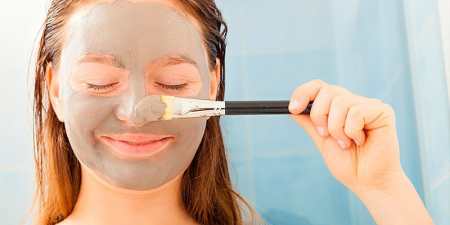 Догляд за жирною шкірою обличчя — огляд масок, скрабів, кремів, лосьйонів і пілінгів з інструкцією та відгуками