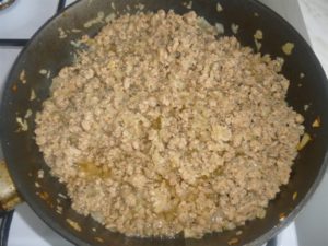 Пиріг з листкового тіста з фаршем – покроковий спосіб приготування