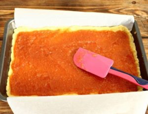 Пісочний пиріг з повидлом: простий десерт в домашніх умовах