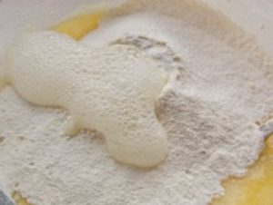 Яблучний пиріг без яєць: солодка випічка