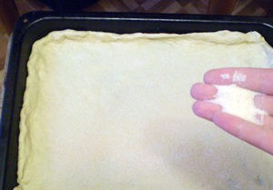 Яблучний пиріг з дріжджового тіста