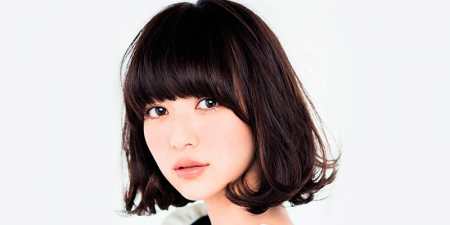 Чубчик для круглого обличчя — модні тенденції з фото і кому підійдуть коса, пряма, асиметрична або рвана