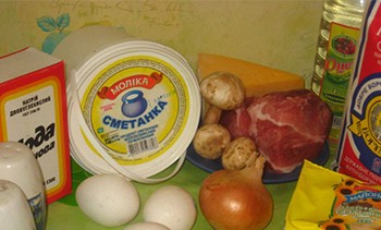 Пиріг з фаршем в духовці – смачна випічка за 45 хв