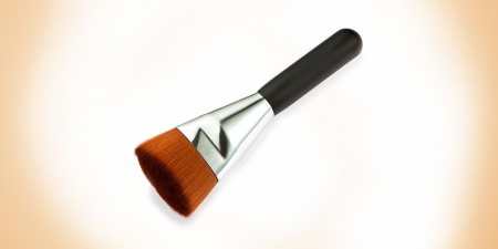 Пензлик для тонального крему — огляд виробів від кращих брендів з описом, характеристиками та фото