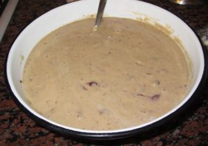 Пісний пиріг з варенням і волоськими горіхами: духовка, мультиварка