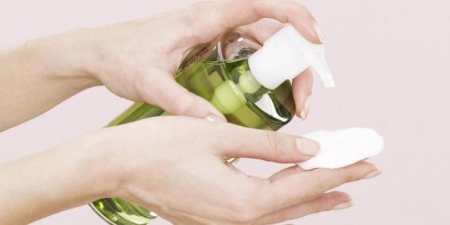 Тонік для обличчя — як зробити в домашніх умовах і як наносити освіжаючий, зволожуючий або очищаючий