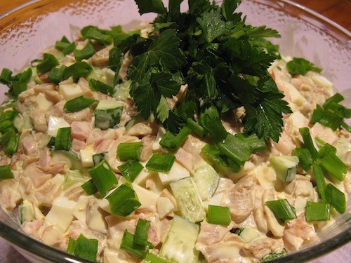 Салат з грибами і шинкою: смачні рецепти з фото