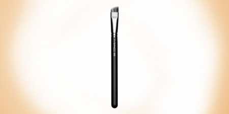 Пензлик для тонального крему — огляд виробів від кращих брендів з описом, характеристиками та фото