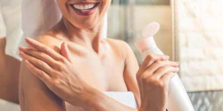 Лосьйон для тіла — спосіб застосування, огляд кращих засобів для сухої, жирної і нормальної шкіри