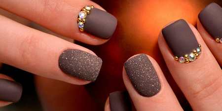 Матовий манікюр — як зробити в домашніх умовах, модний дизайн і колірна гамма з відео