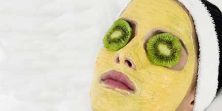 Глина для обличчя — корисні властивості і склад, різновиди і кольори, правила застосування і нанесення