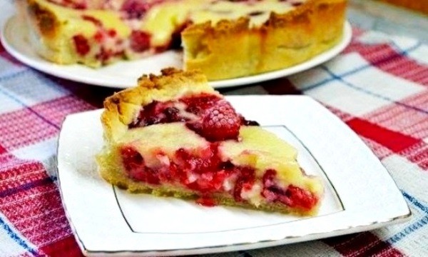 Пиріг з малиною: більше, ніж просто десерт