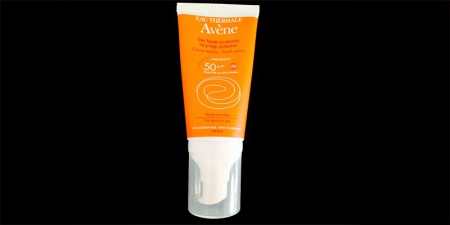 Сонцезахисний крем для обличчя — огляд кращих засобів від провідних брендів з характеристиками і відгуками