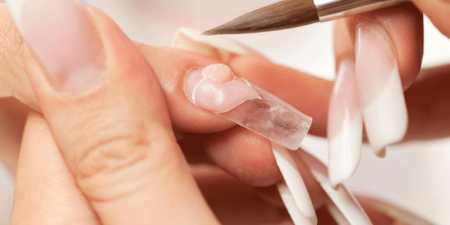 Нарощування нігтів для початківців — які потрібні матеріали та інструменти, покрокова інструкція з відео